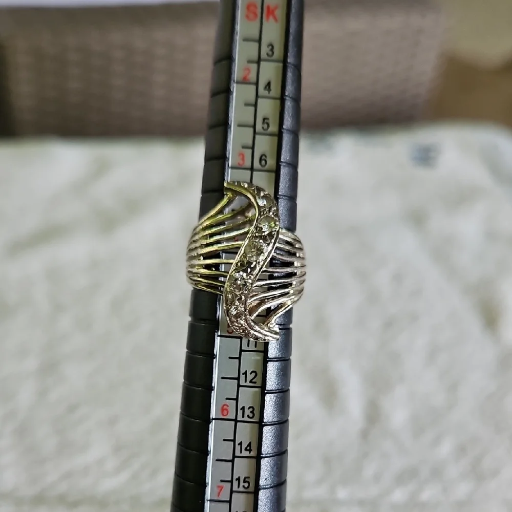 Swirl Unique Silver Women's Ring